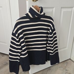 GAP M Navy & Cream Striped Turtleneck Sweater
